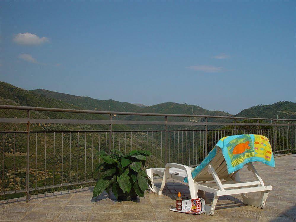 Vecchia Fattoria Hotel Ceriana Exterior photo